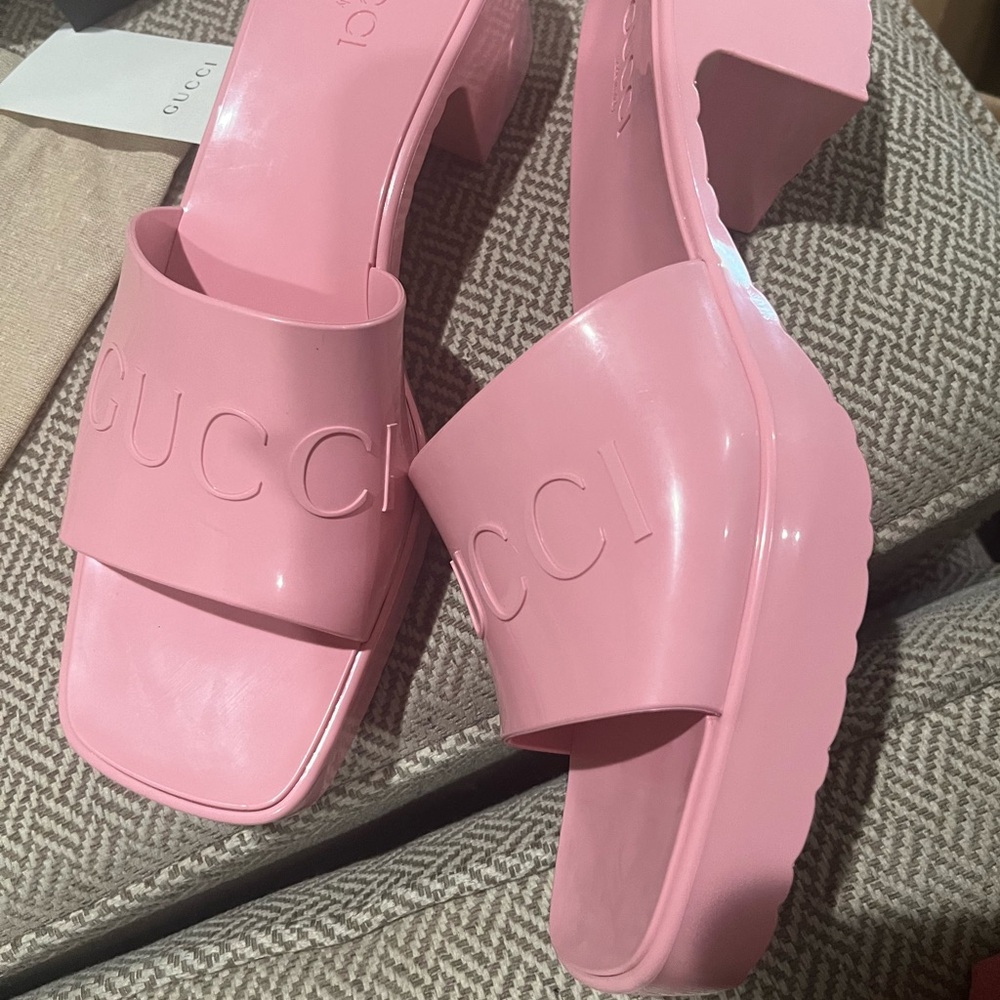 NWT ping Gucci rubber platform slides sz 42